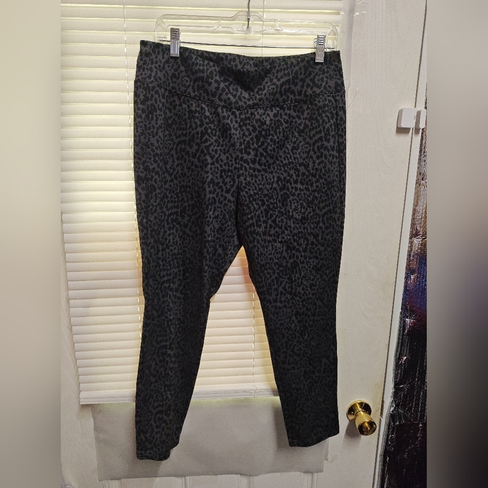 GAP Black Leopard Print Leggings